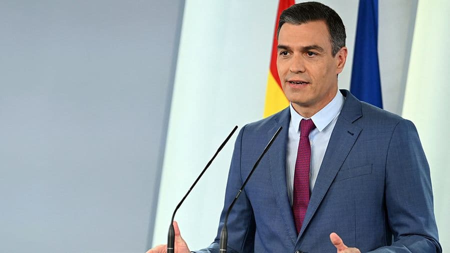 Sánchez Battles to Hold Power Amid Corruption Storm Around Inner Circle